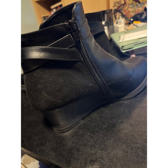 Jeossy Black Leather Wedge Ankle Boots With Buckle Side Zipper Sz 10M - Picture 9 of 14
